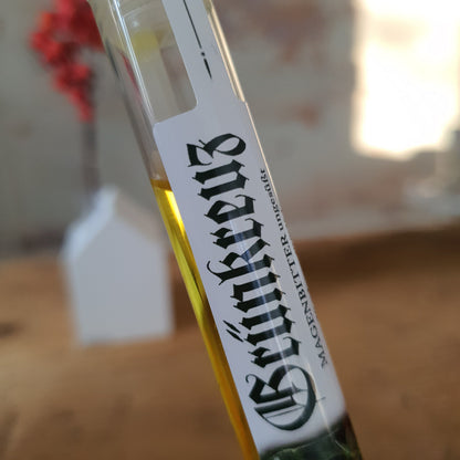 Hausapotheke M |  Vasenhäuschen | für den "Notfall" mit Reagenzglas mit Kräuterschnaps